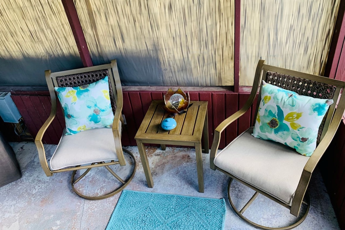 Screened in porch. Relax…and enjoy!