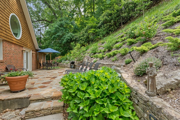 Entertaining Patio - Gas Grill, Lounge Seats, Dining Furniture, Custom Garden