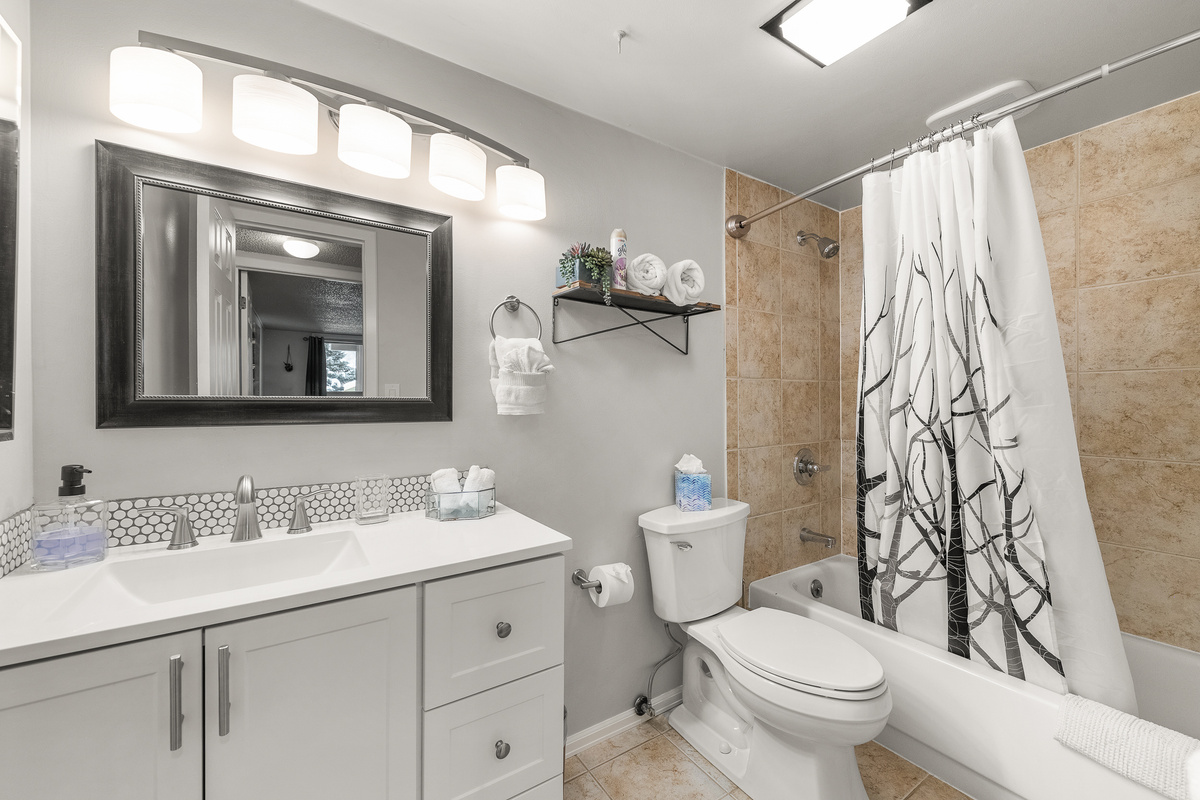 Ensuite Bathroom 2 | Vanity Area | Shower and Tub Combo | Toilet