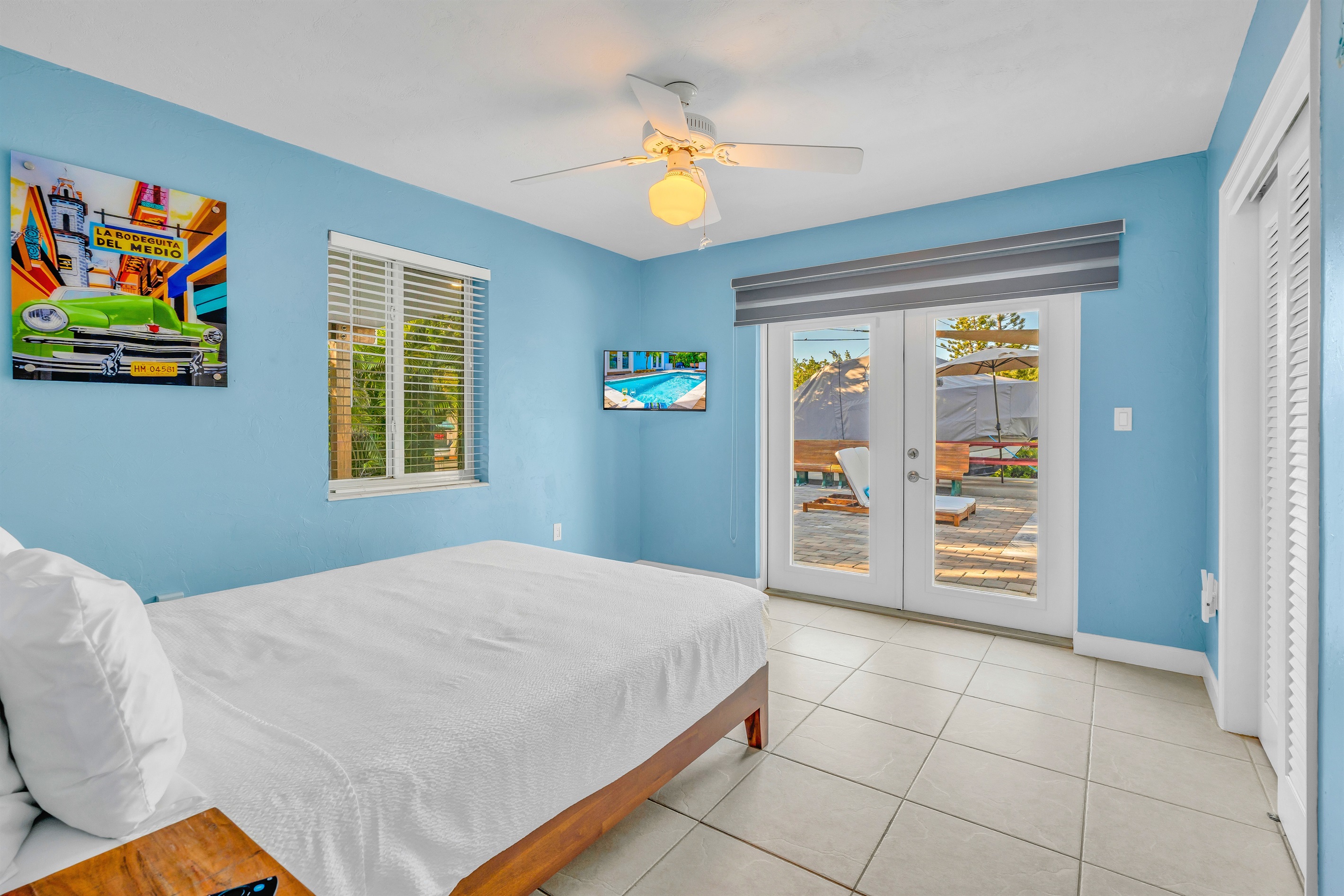 The third bedroom has a Queen size bed and a TV.  All the bedrooms have their own smart TV.