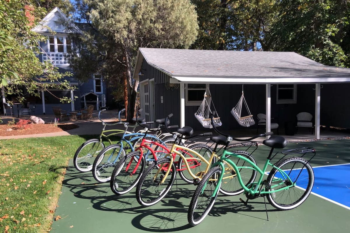 Free bicycles for your use. Trail on Bitterroot River only 3 minutes ride from house.