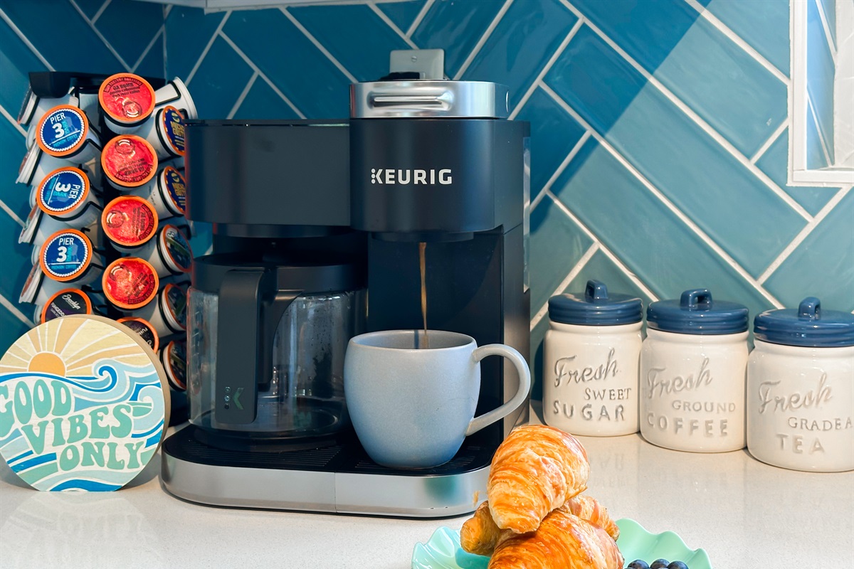 Jumpstart your morning with a fresh brew on the Keurig pod/drip machine.