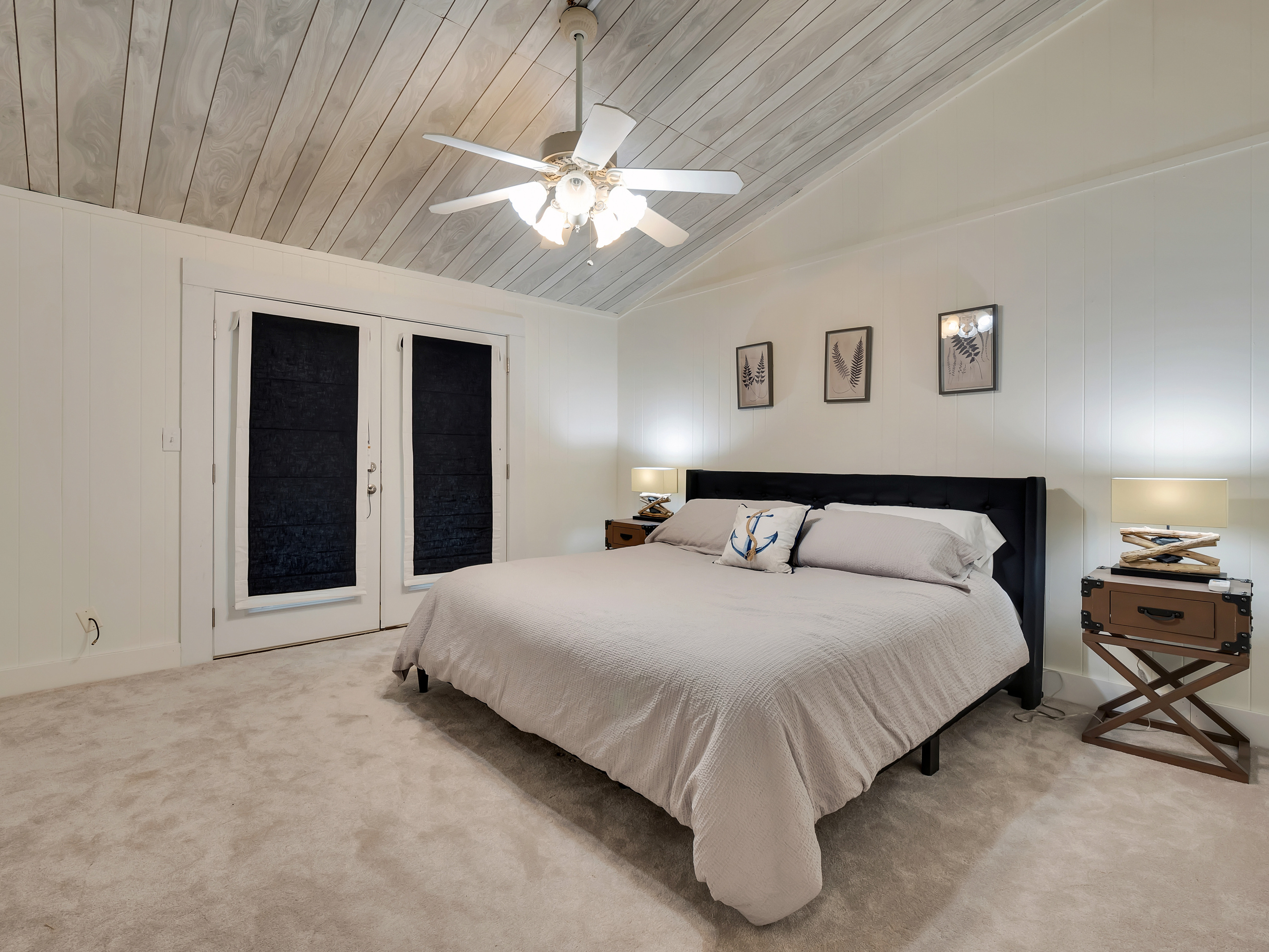 Upstairs, king bed, patio over front yard