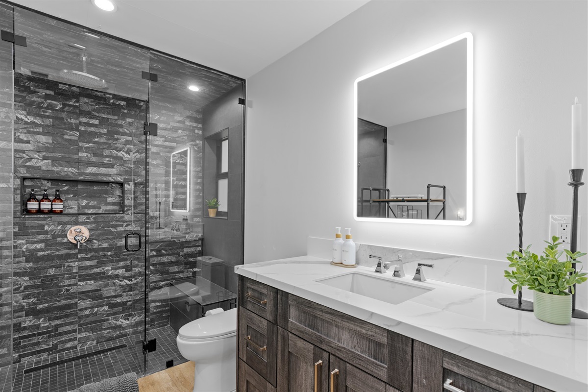 En-Suite Elegance – Private Baths with Every Bedroom