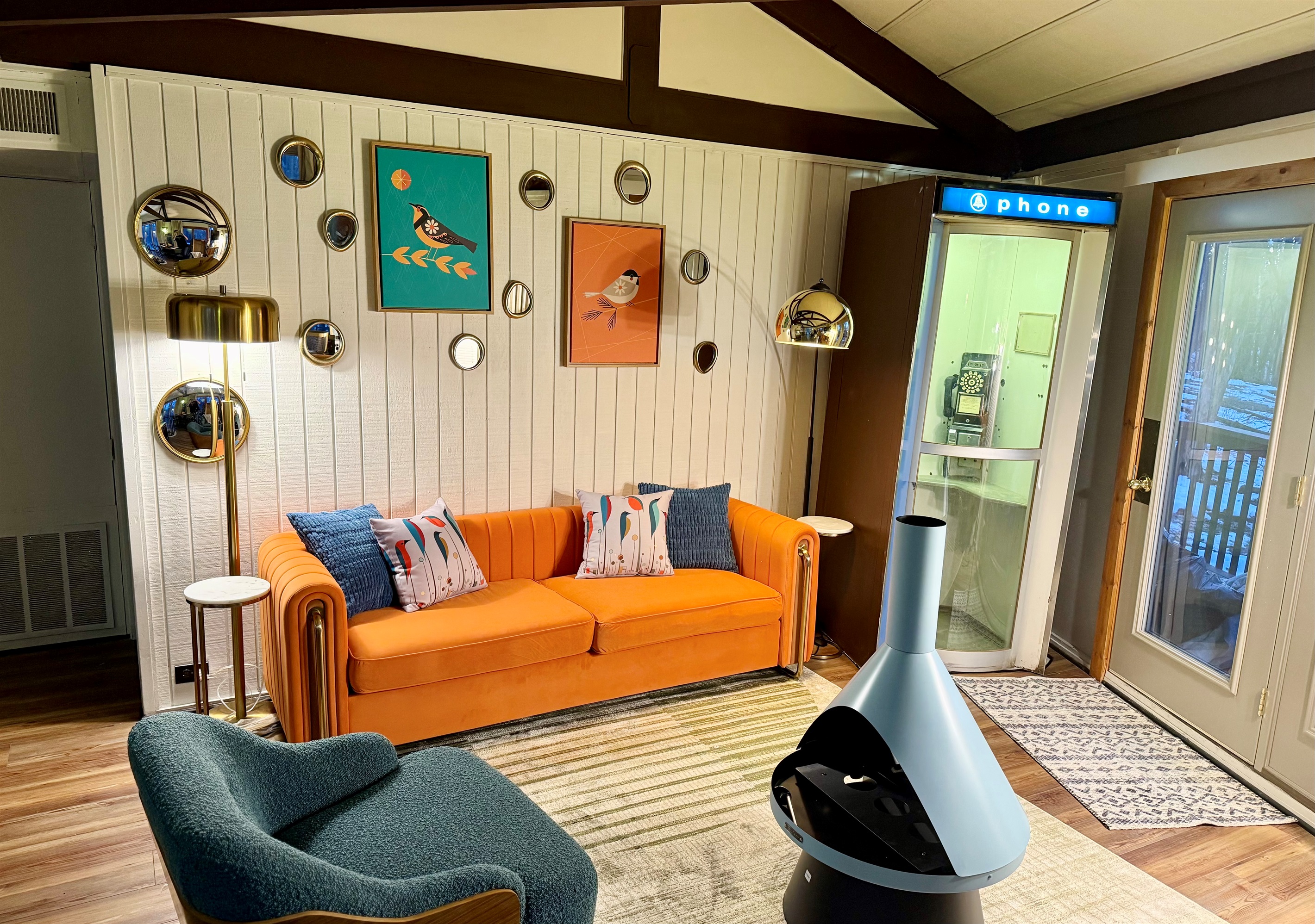 Fun phone booth, living room with retro vibes