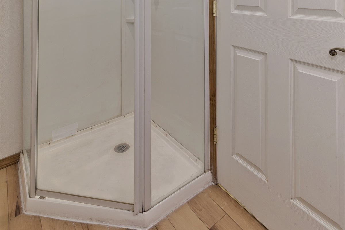 Standing shower