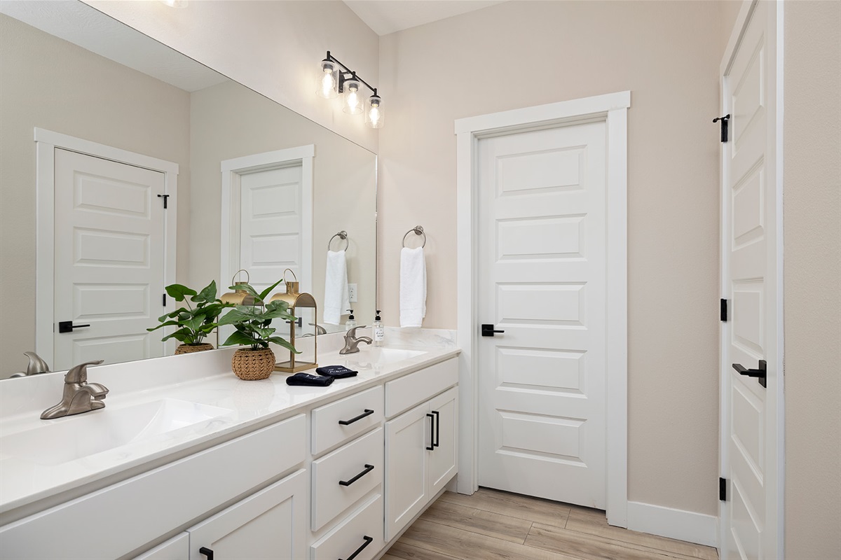 Ensuite bath