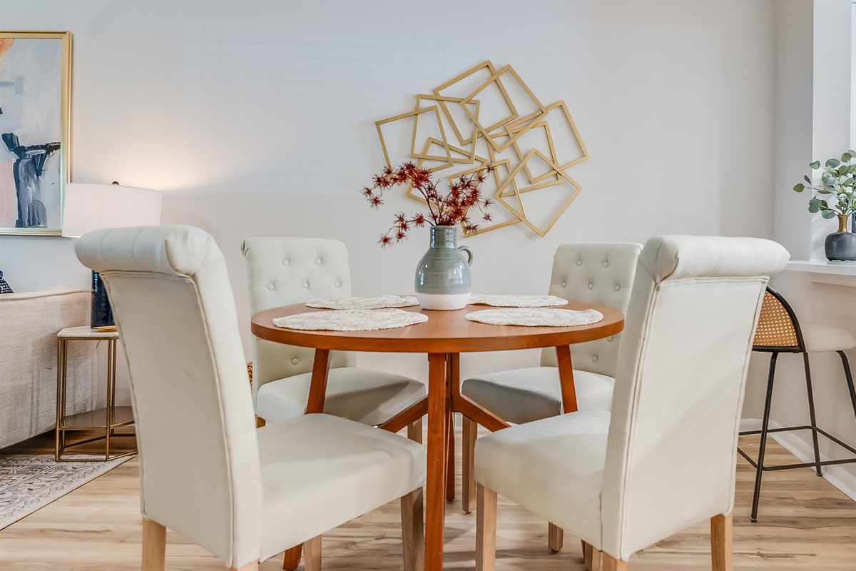 Simple, stylish, and functional—ideal for everything from breakfast to dinner.