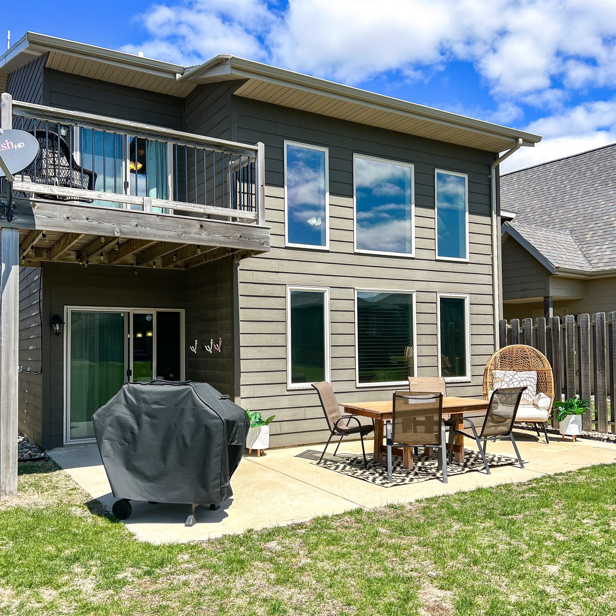 Back of cabin picture