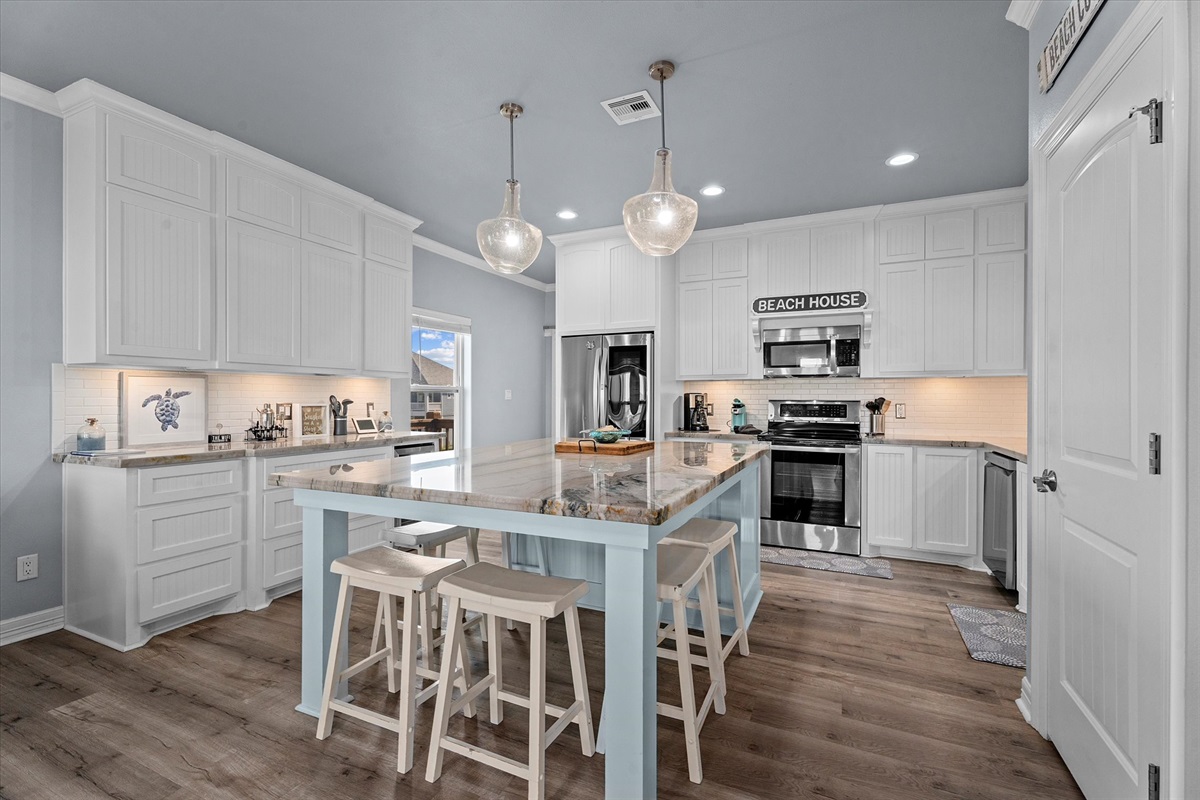 5edc48dc0e5a4180b4d8eae6e0c26c95 Large | Beachhouse | Texas | TX | Vacation Homes | Galveston | Crystal Beach | Kokomo | Breezy Days | Beachfront Elegance | Sunrise Serenity | Southern Sands Property Management, LLC