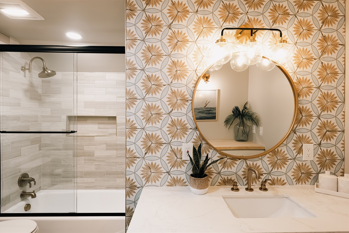 Upstairs hall bathroom