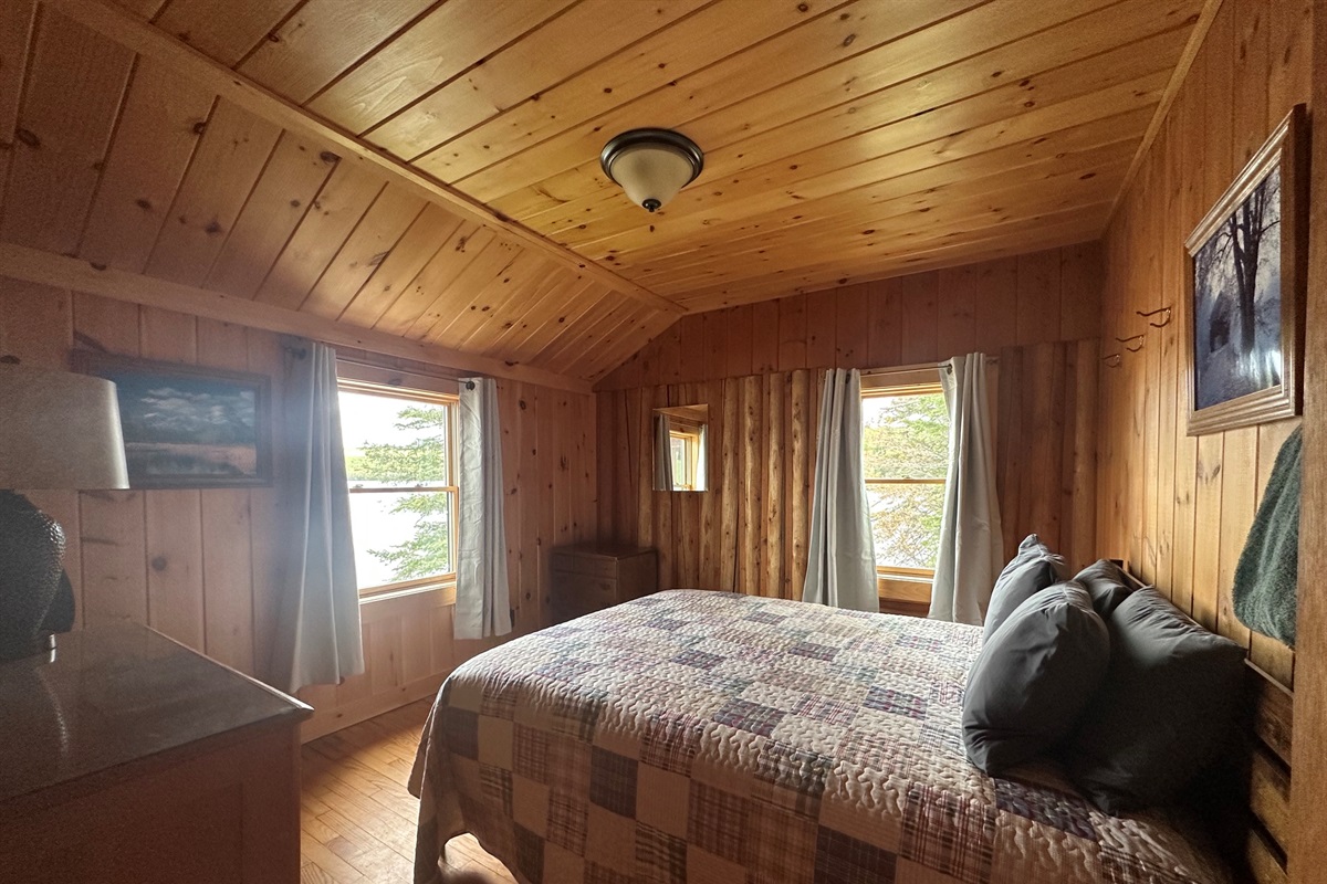 Queen Guest room -Cabin #1