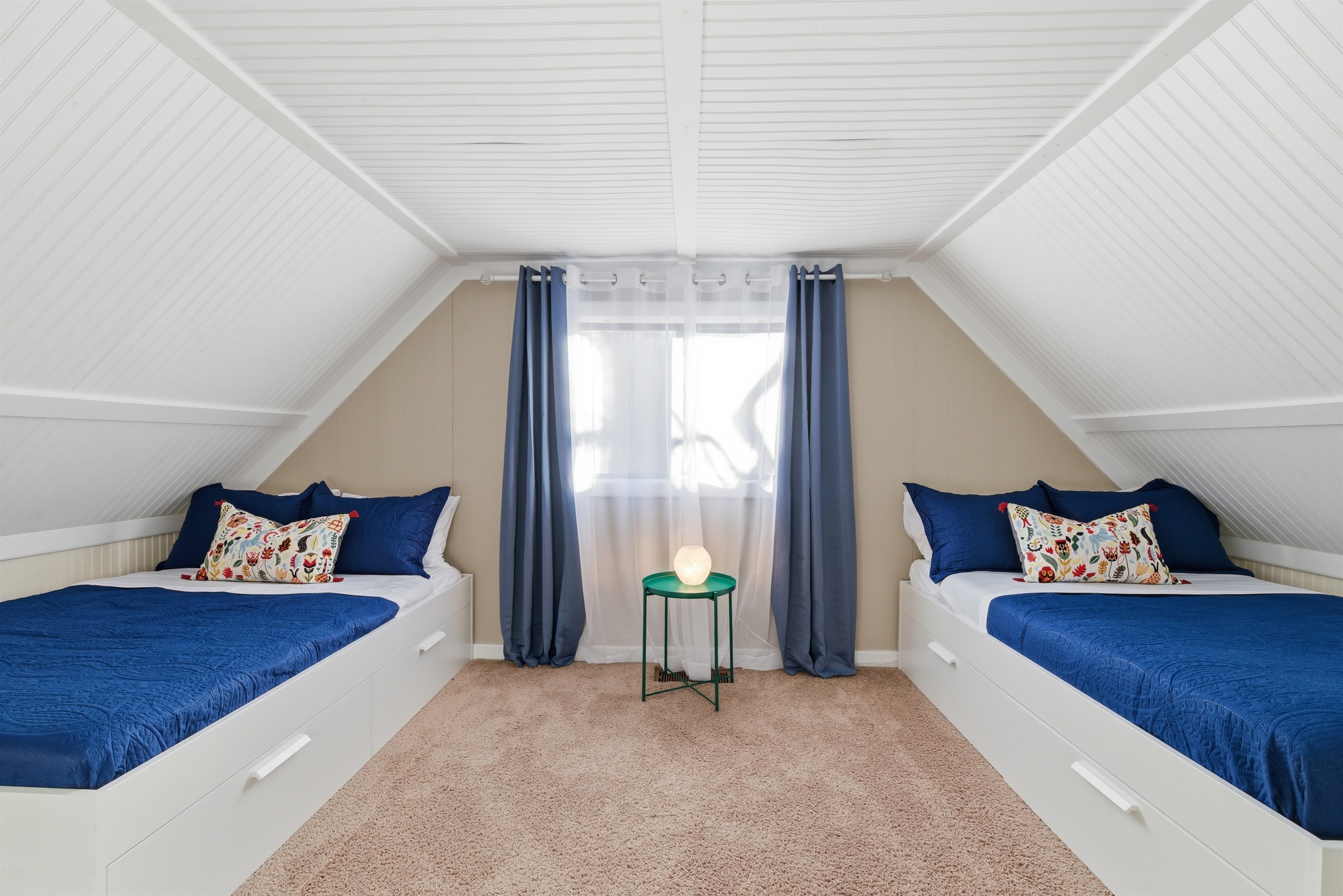 Bedroom 3 with two full size beds, Smart TV