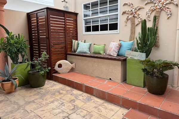 Welcoming covered parking keeps your rental cars cooler.