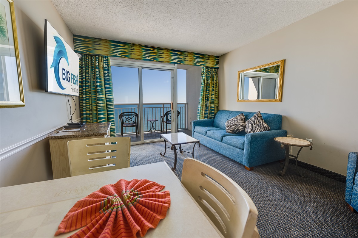 Amazing Living Room with Stunning Views🌊☀️