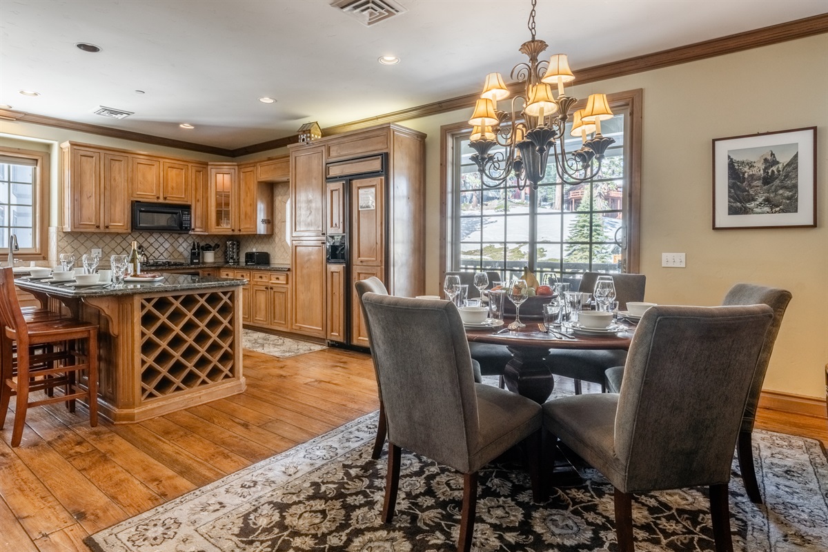 With 4 dining spaces at the Charming Chalet's bar, and 6-8 at the round table, there's room for everyone to gather.