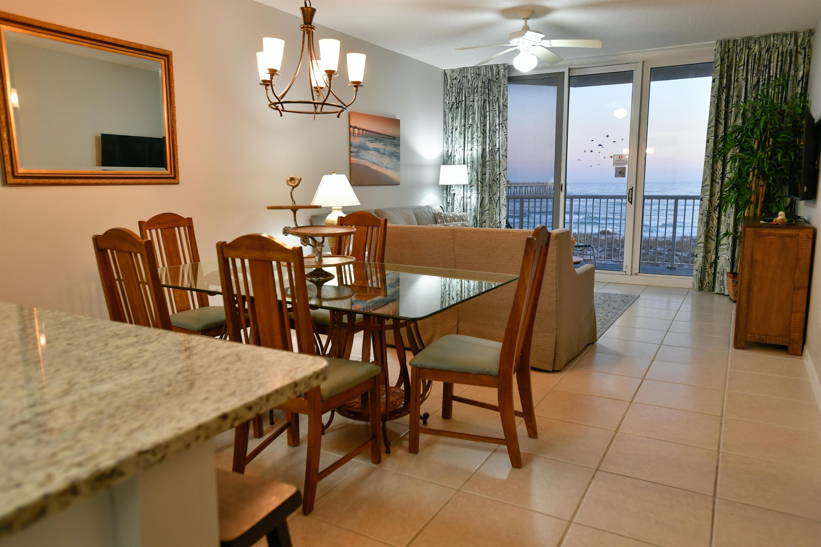 Dining Room with space for up to 6 guests