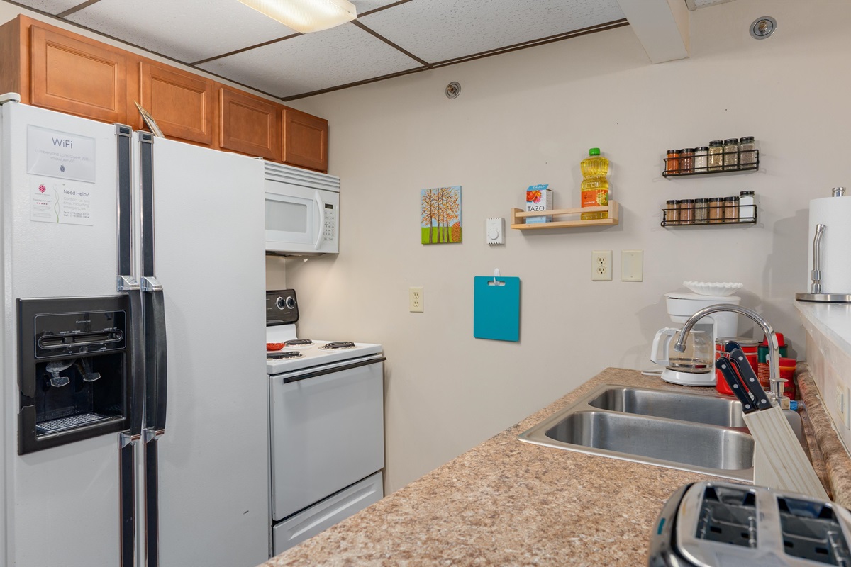 Mist's kitchen is fully stocked with everything you might need to dine in during your stay, or enjoy some of Pepin's amazing restaurants!