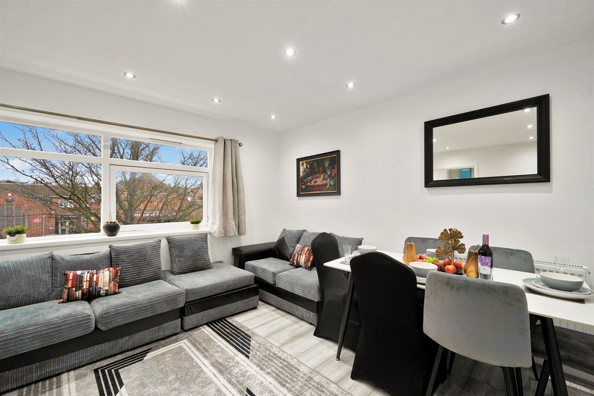 [dining table, evening meals]