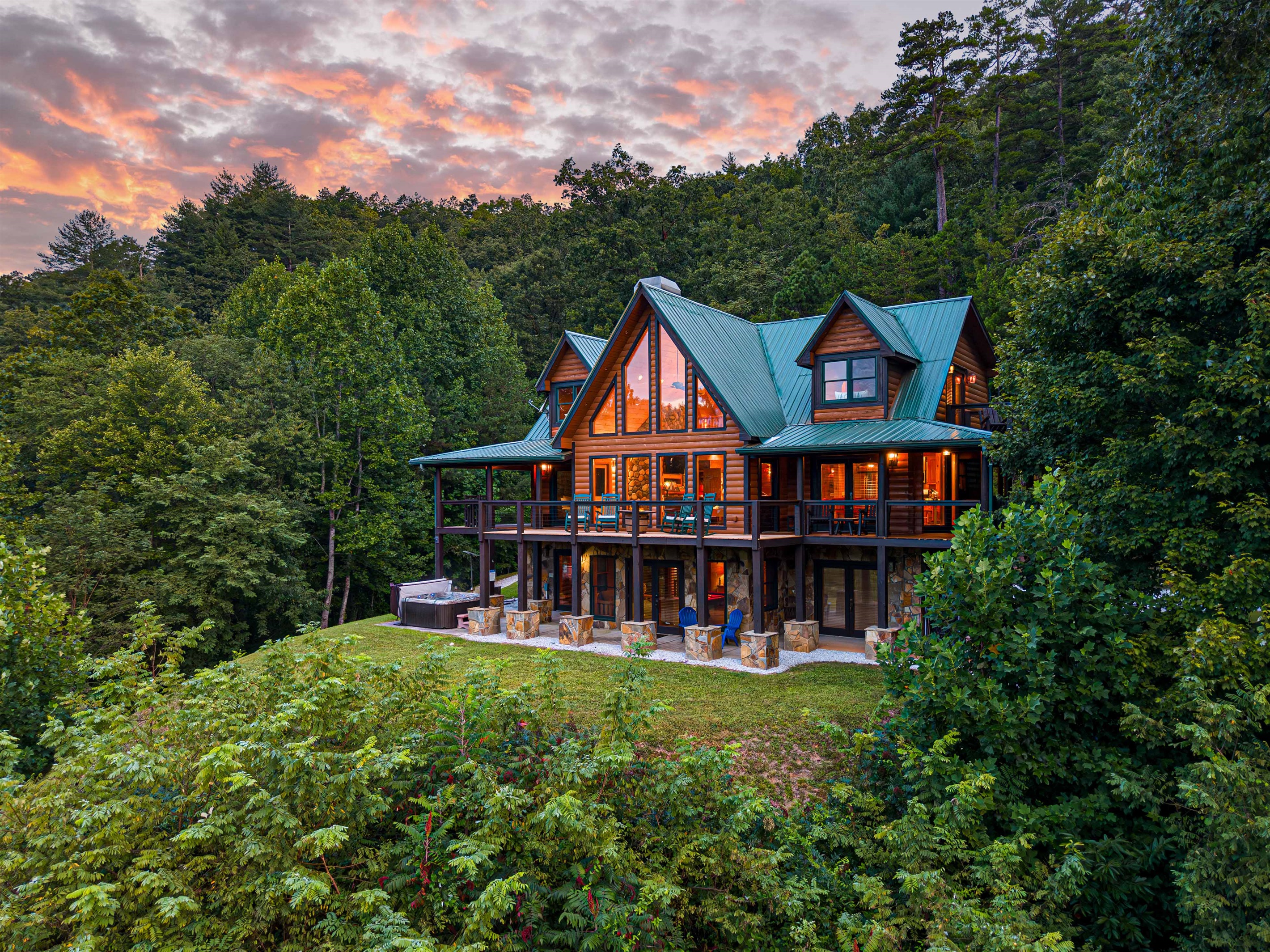 Experience stunning views and spacious decks, perfect for sunset gatherings!