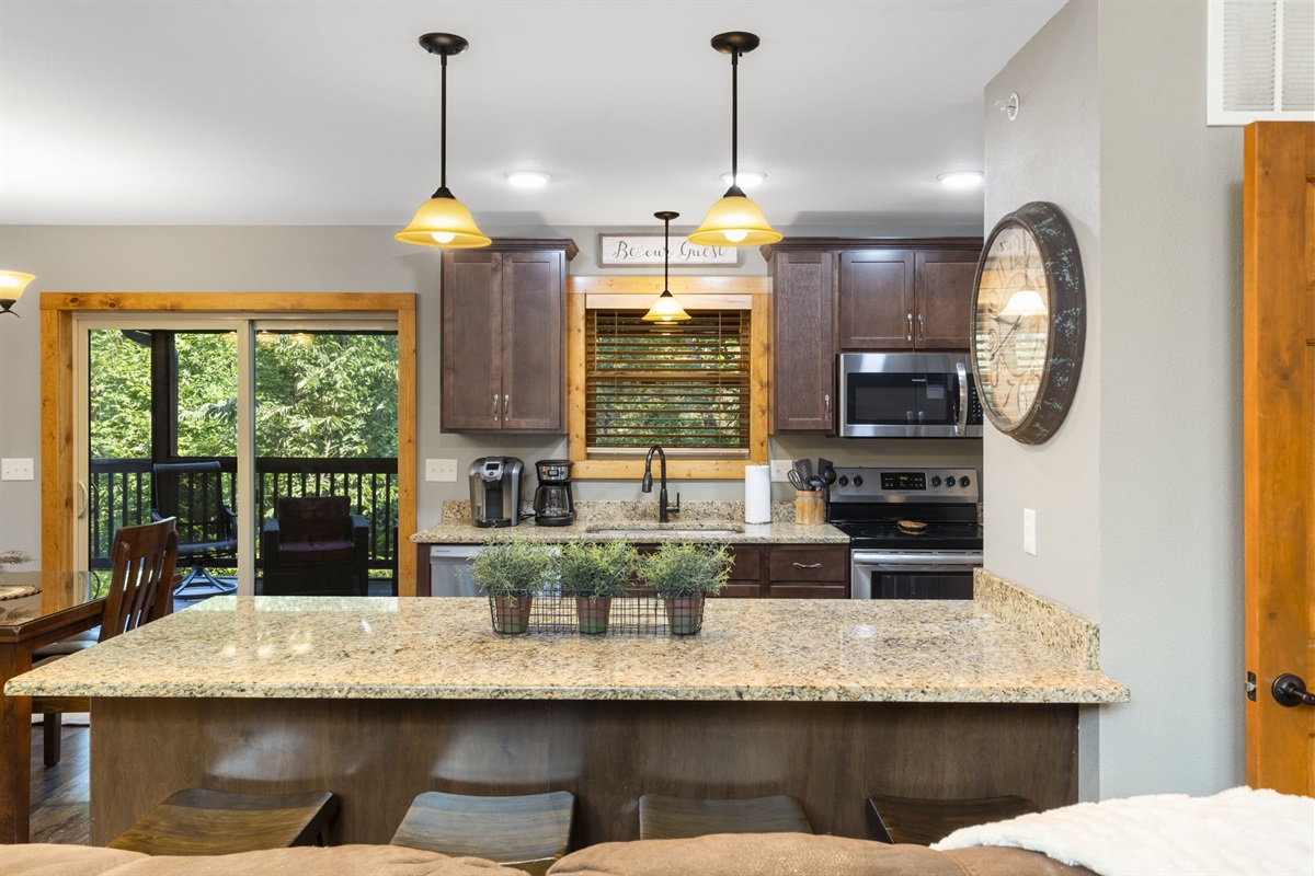 Fully stocked kitchen!