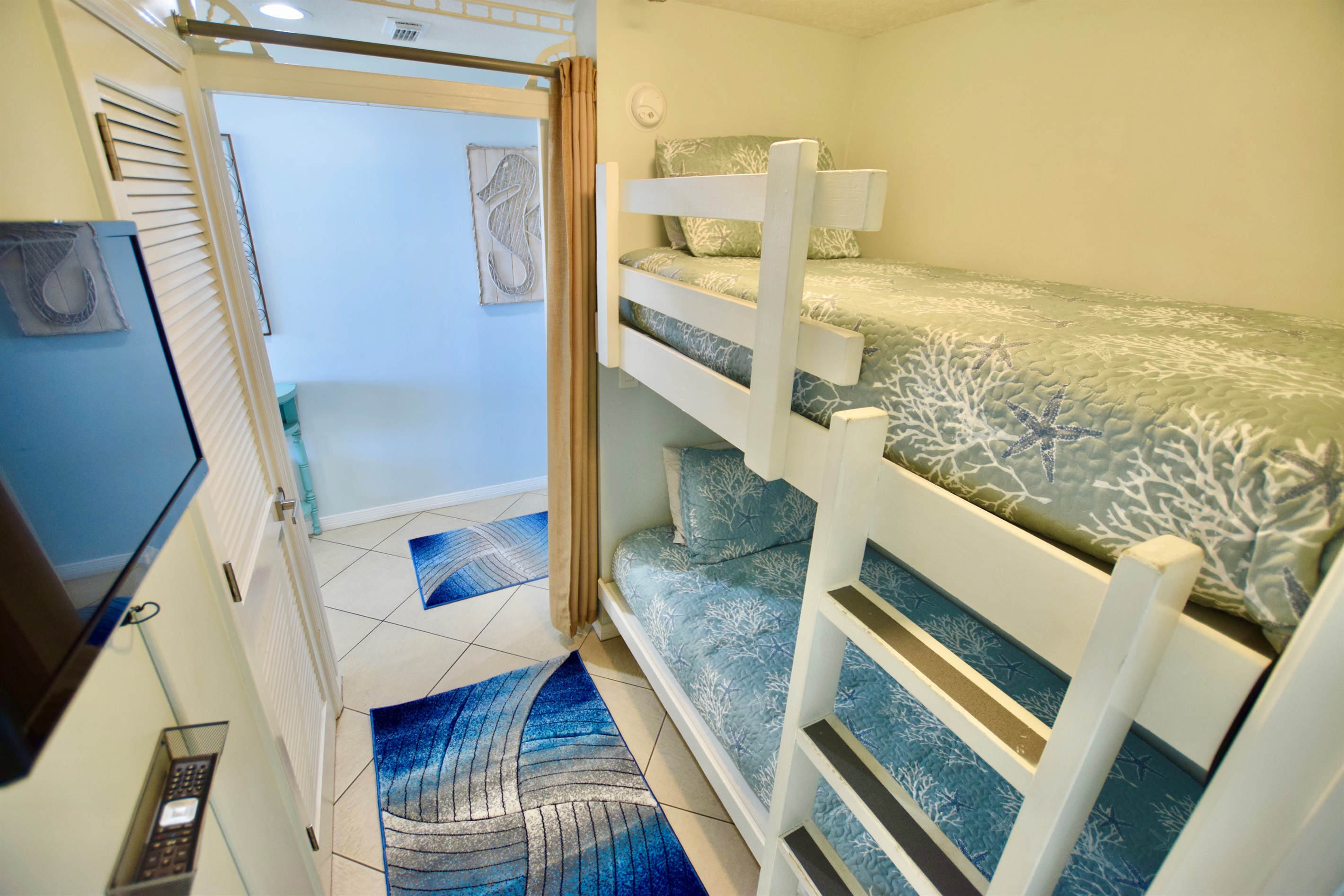 Destin West Gulfside #411: Bunk Room