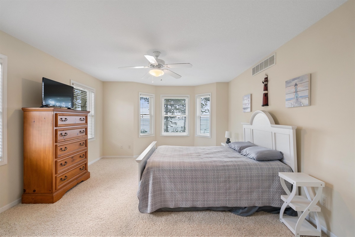 Second floor Queen suite with great view