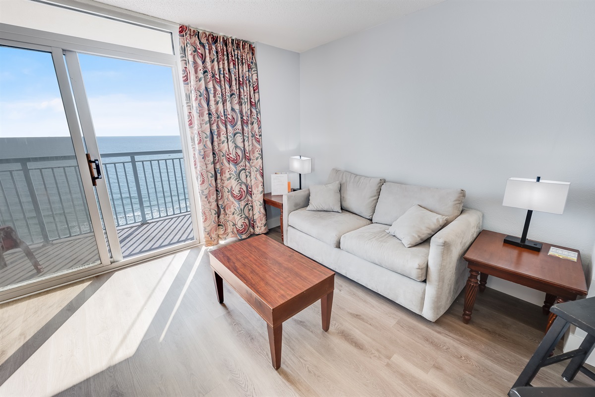 Living Room with Stunning Views🌊☀️