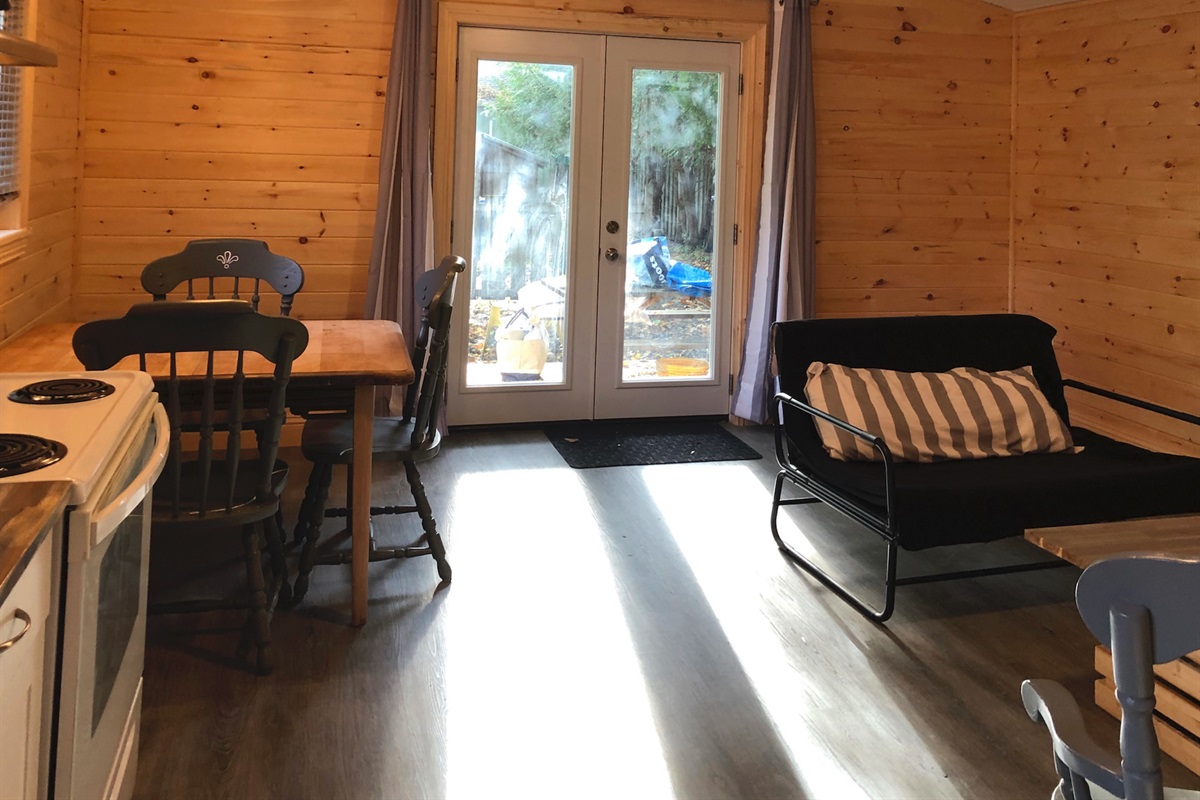 5f60bde4fcba4a3bac2a63119dd3d2e9 Large