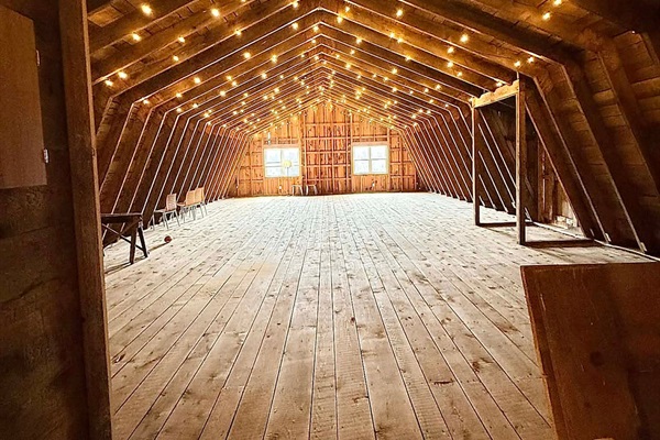 Barn area/ play area 