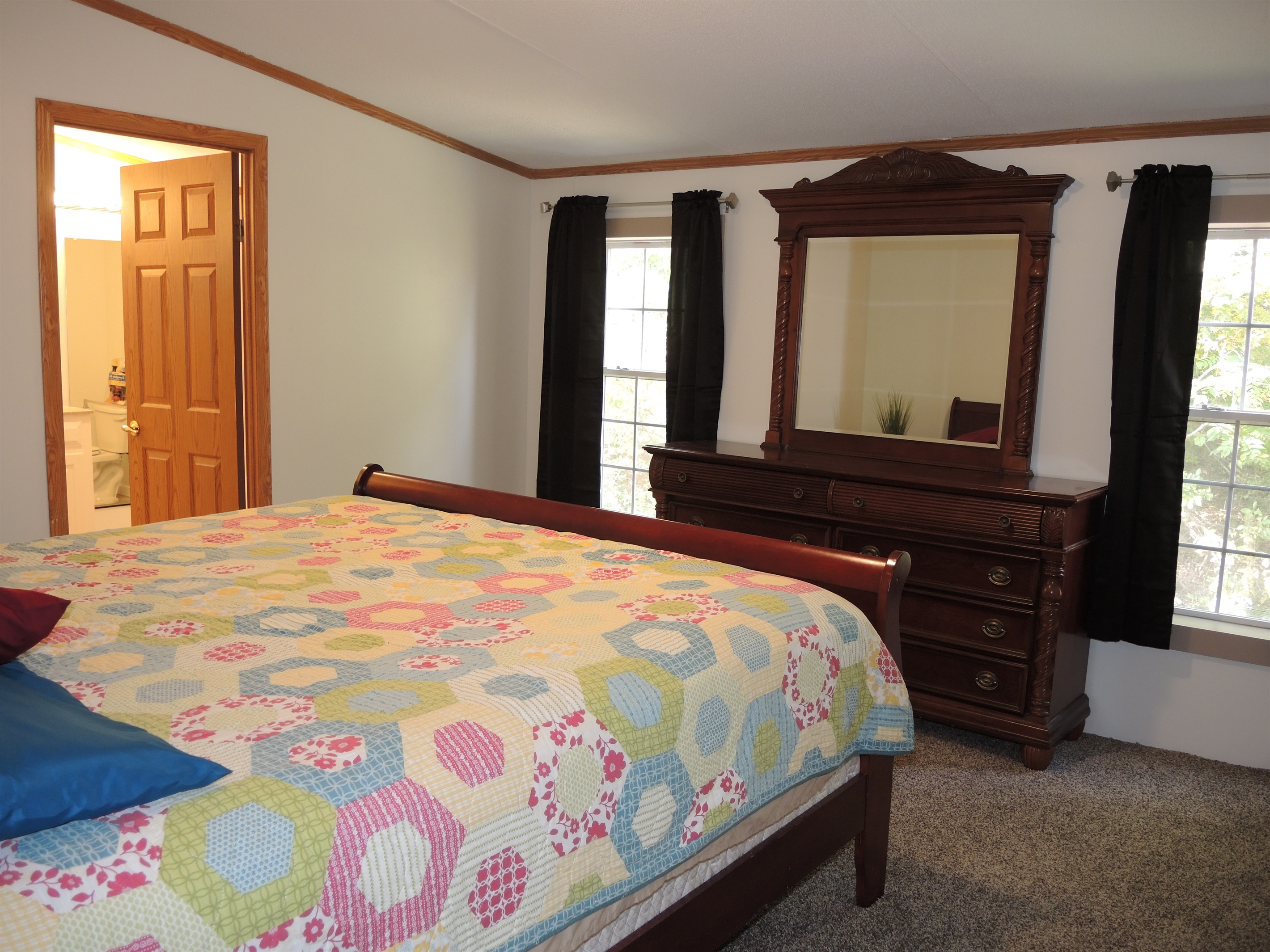 King bedroom with ensuite