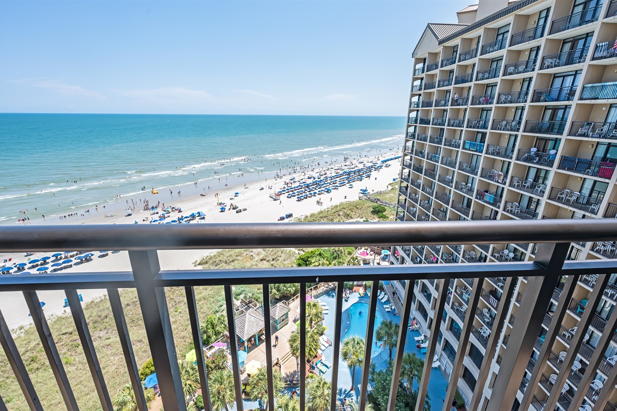 Balcony with Amazing Views of the Ocean🌊