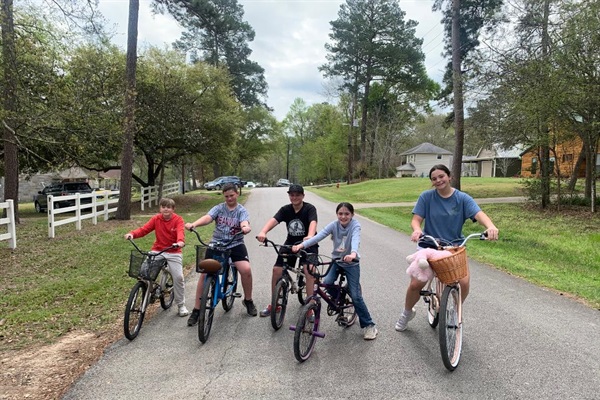 Make sure to bring your bicycle for a relaxing bike ride through the neighborhood.