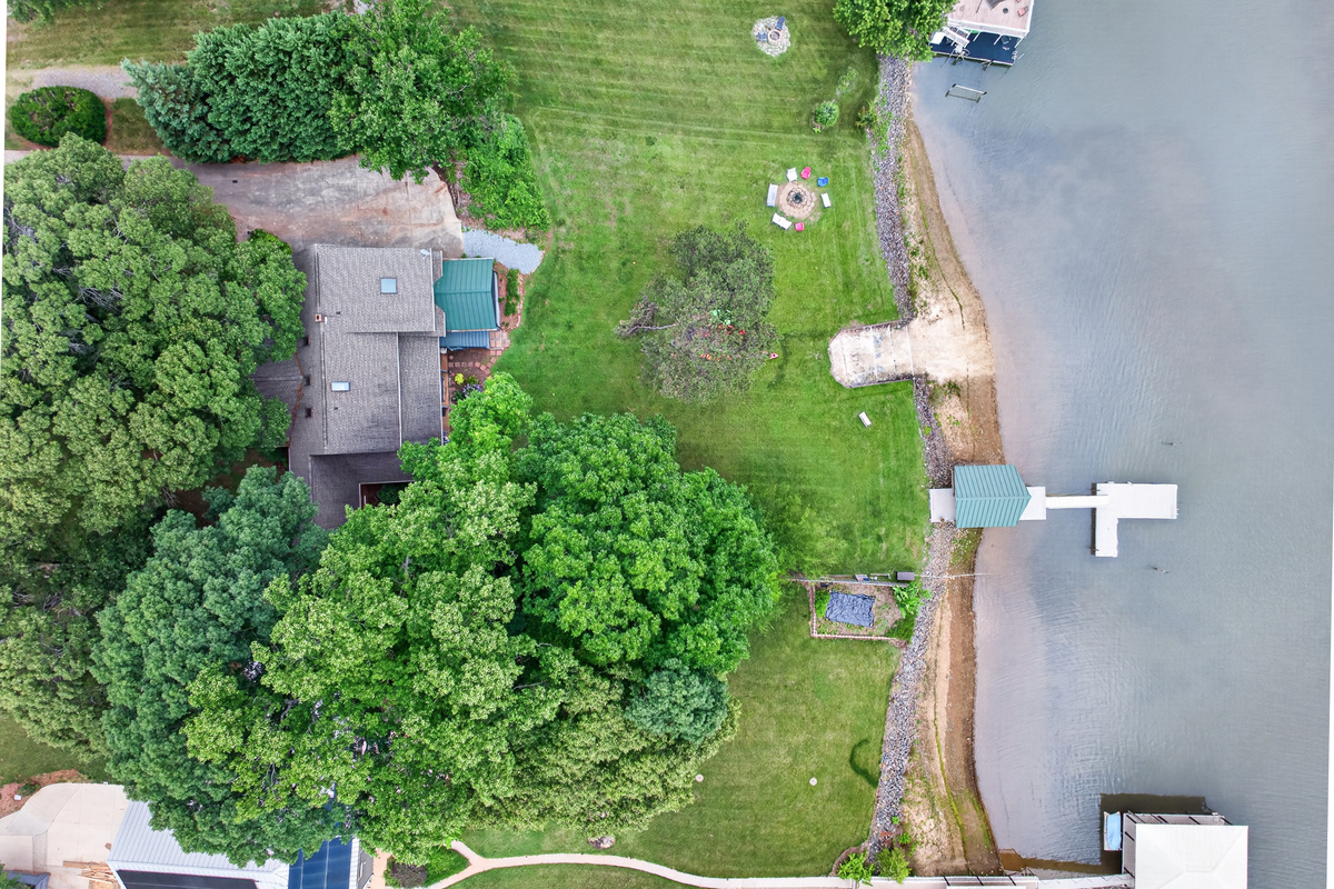 Large lakefront lot