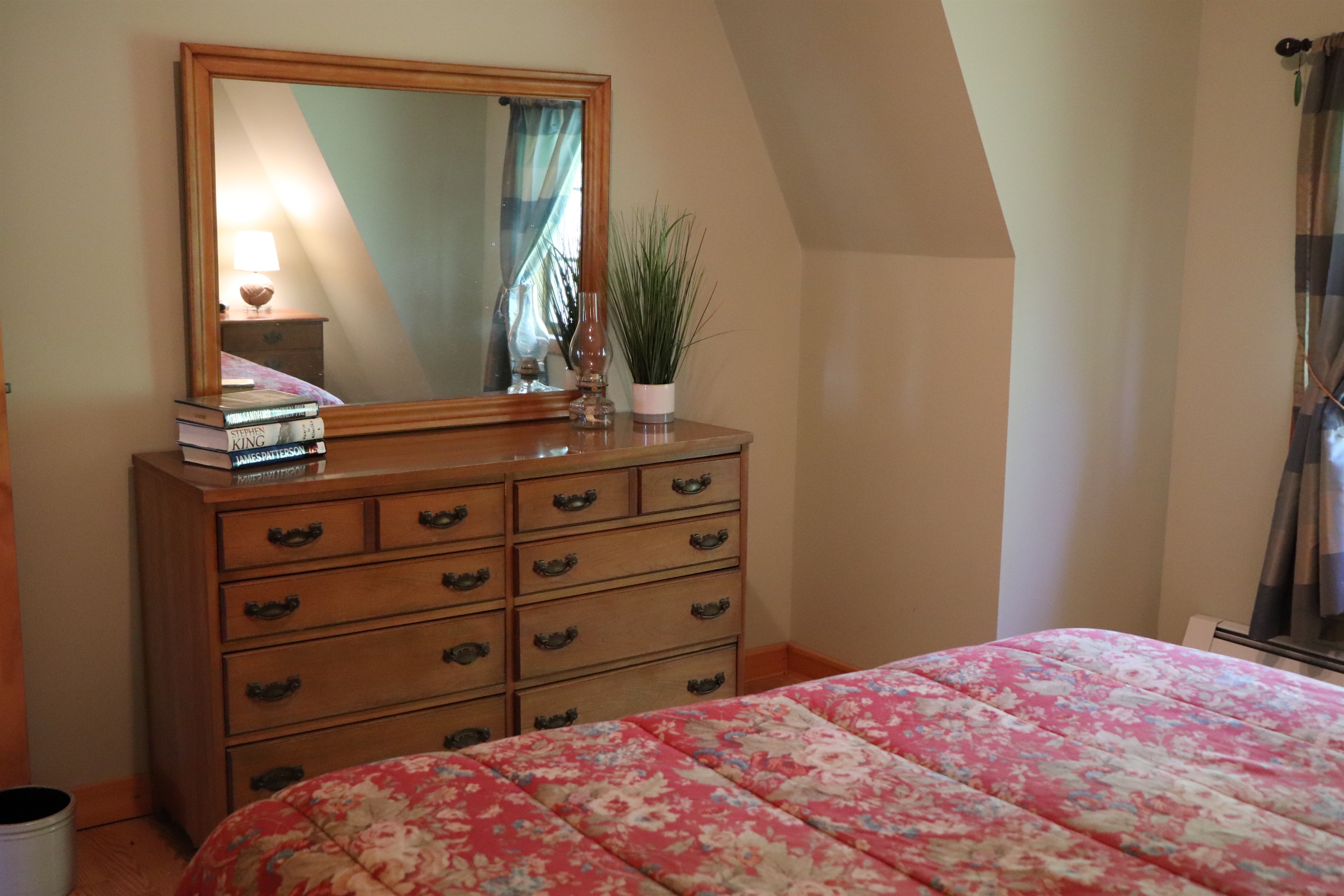 Queen bedroom