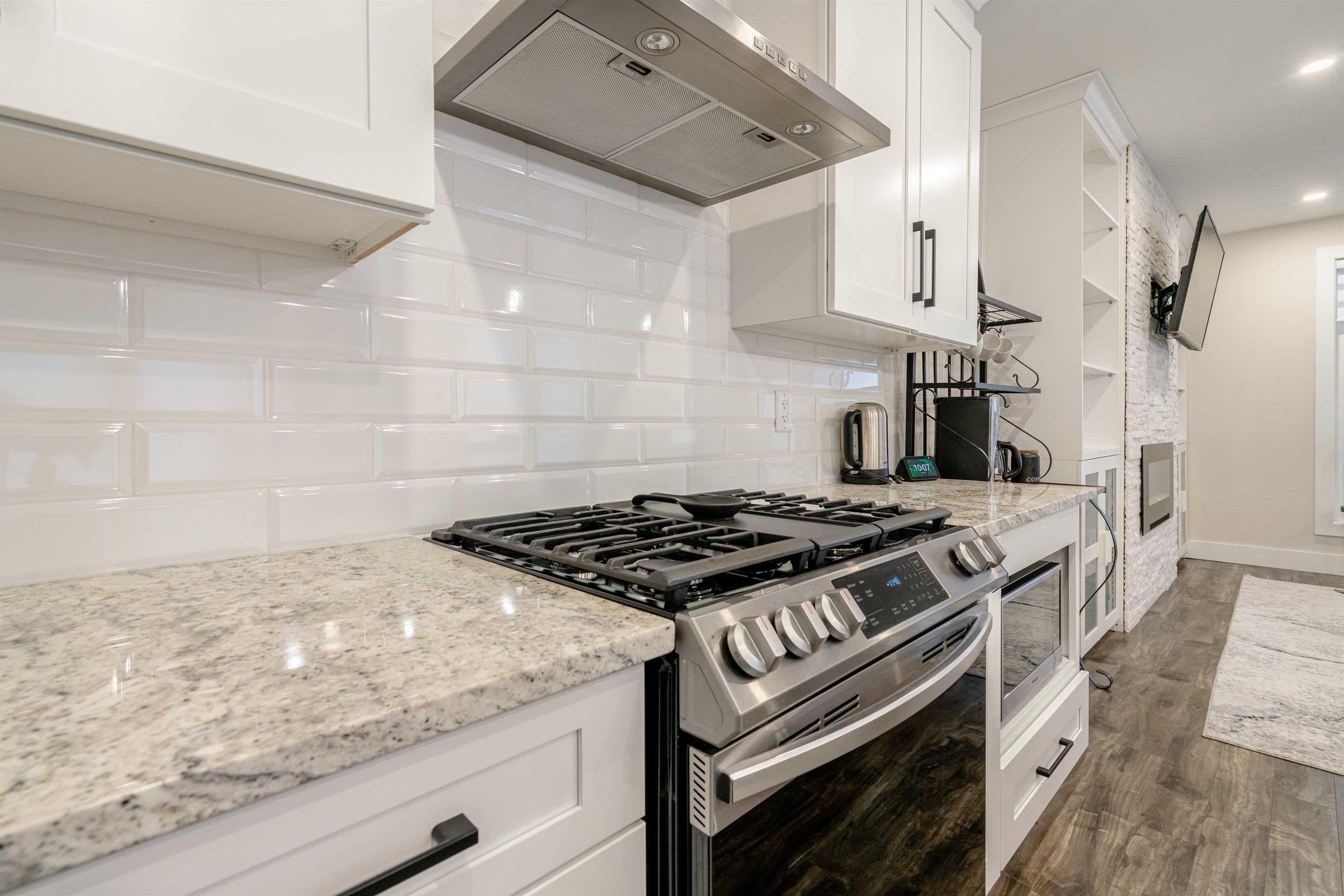 Kitchen and appliances