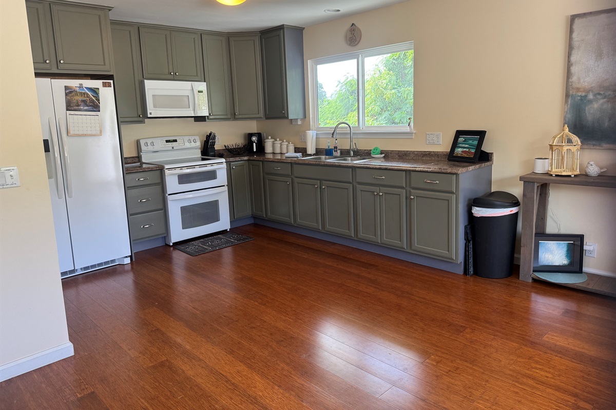 Fully stocked Kitchen