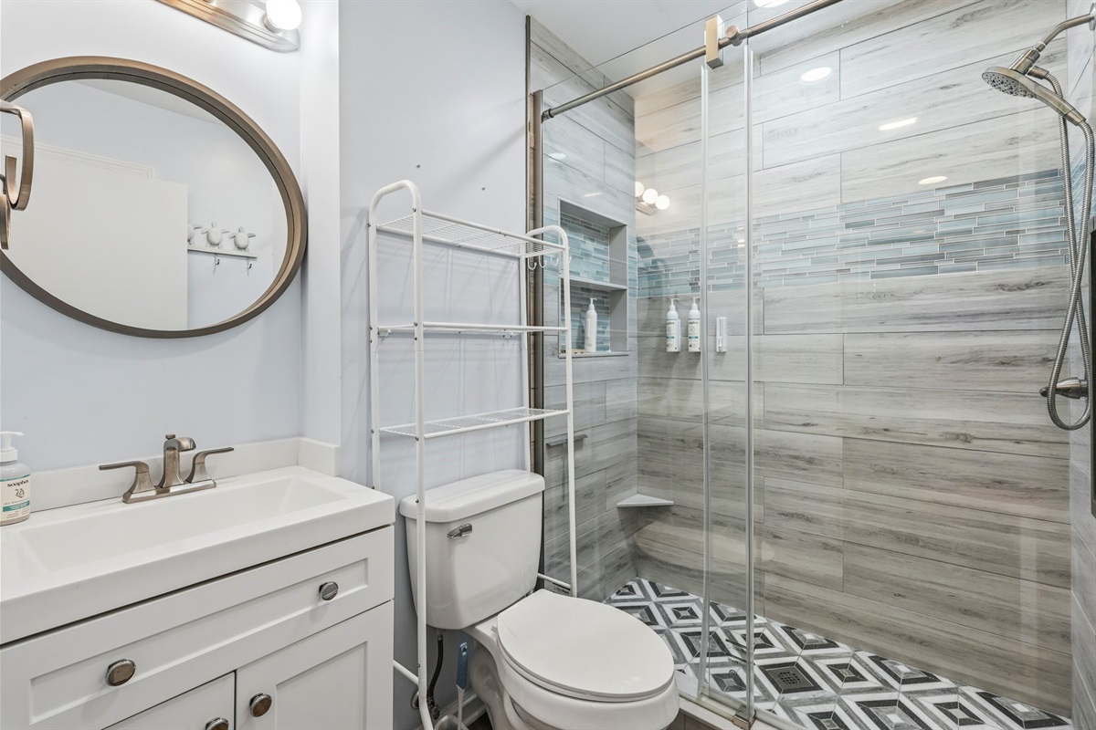 Ensuite bathroom with beautiful tile shower
