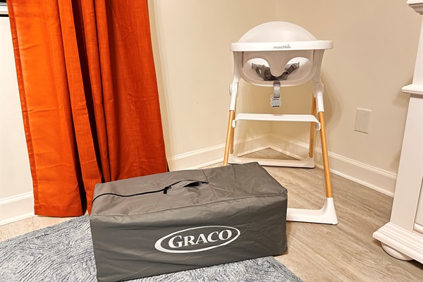 Family-friendly essentials: pack n' play, highchair, child sized plates, cups and utensils.