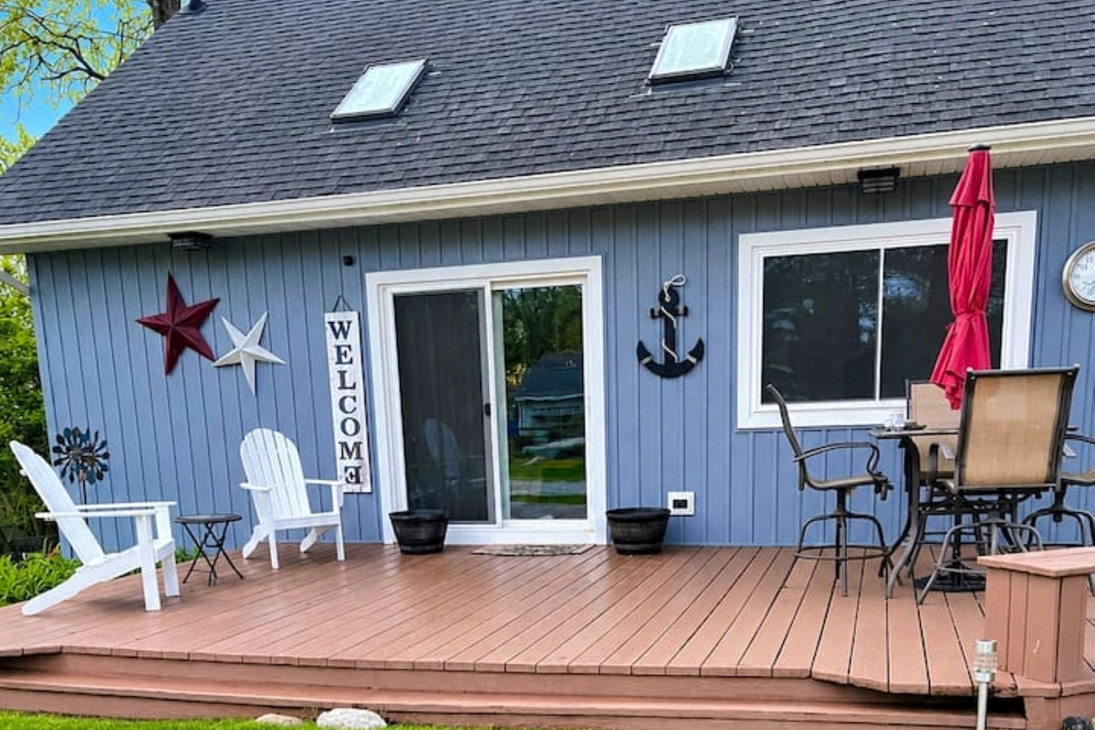 Deck and main entry to the cottage 