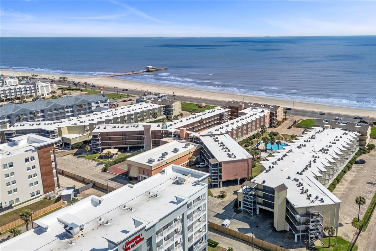5fa42f13596a46d7b6999ba6055cdfd1 Large | Beachhouse | Texas | TX | Vacation Homes | Galveston | Crystal Beach | Kokomo | Breezy Days | Beachfront Elegance | Sunrise Serenity | Southern Sands Property Management, LLC