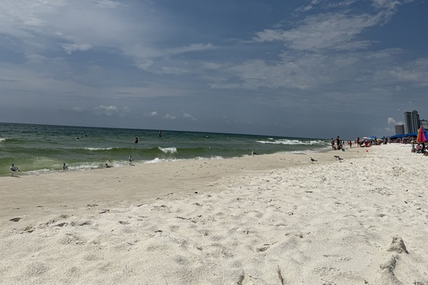 When you're at the beach - this is what you want.  White sugar sand beaches!!  Orange Beach has some of the best and they are only a 1/2 mile from the house to the Romar Beach Access area.   Walk, Bike, take the car - whatever works for you!