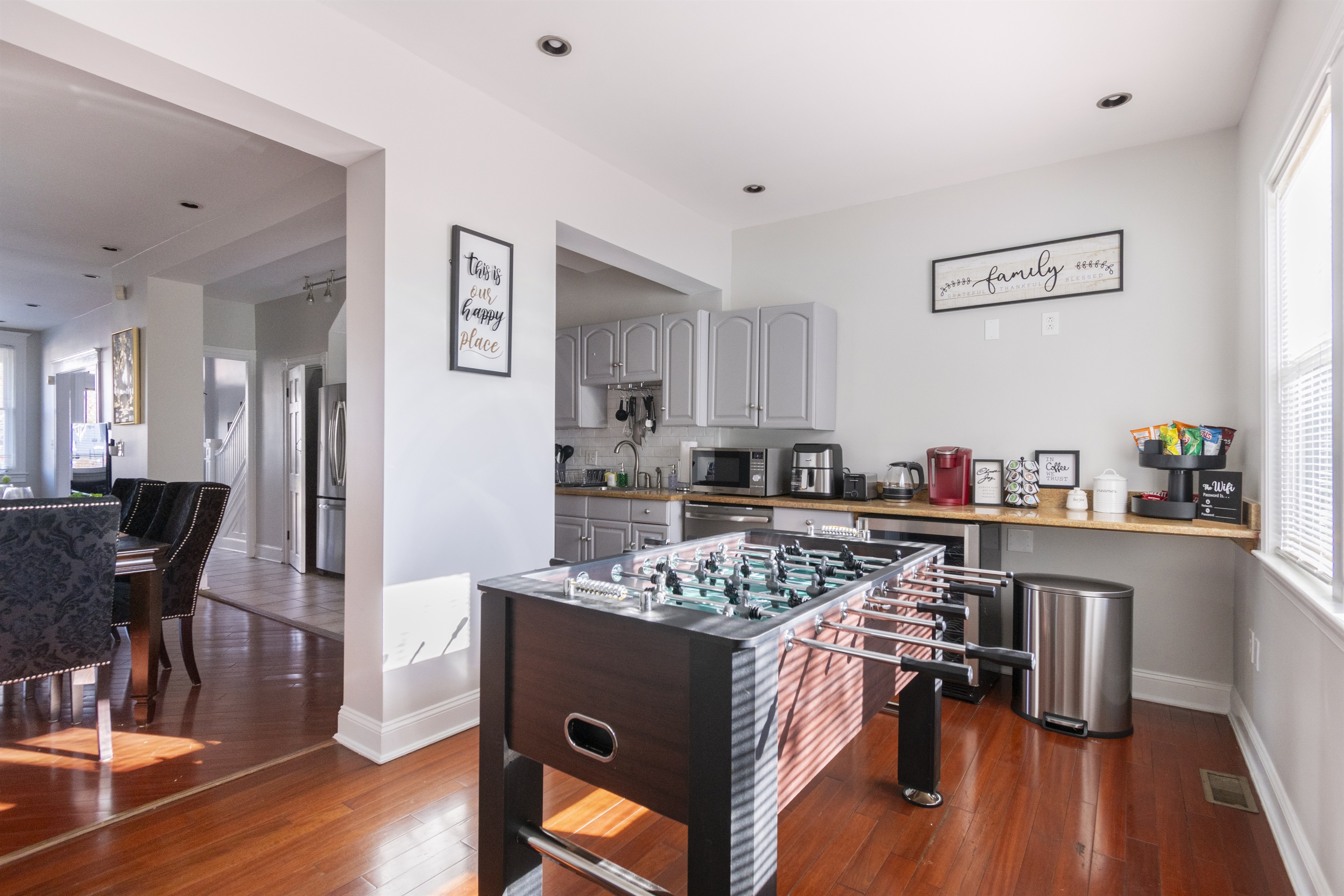 Charming 4 Bedroom House!1 Mile from Capitol Hill! 3