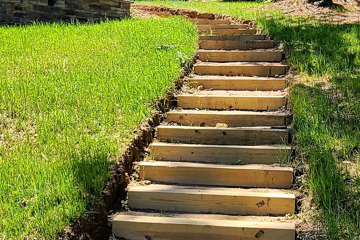 Pathway to main house from the lake