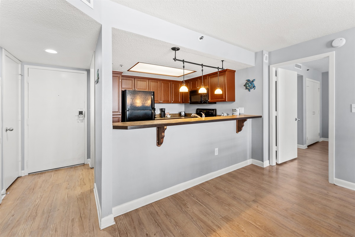 Breakfast Bar off Kitchen