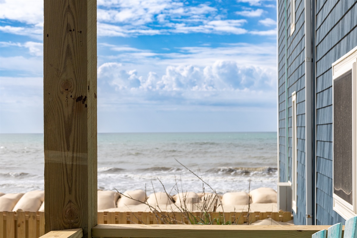 First floor balcony ocean views
