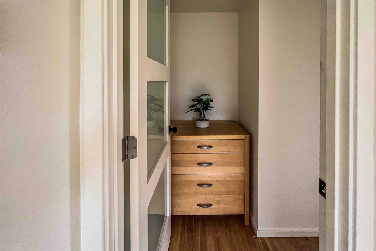 Entryway to master 