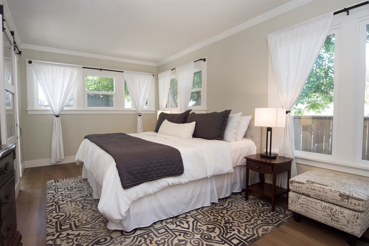 Primary Ensuite - King Bed
