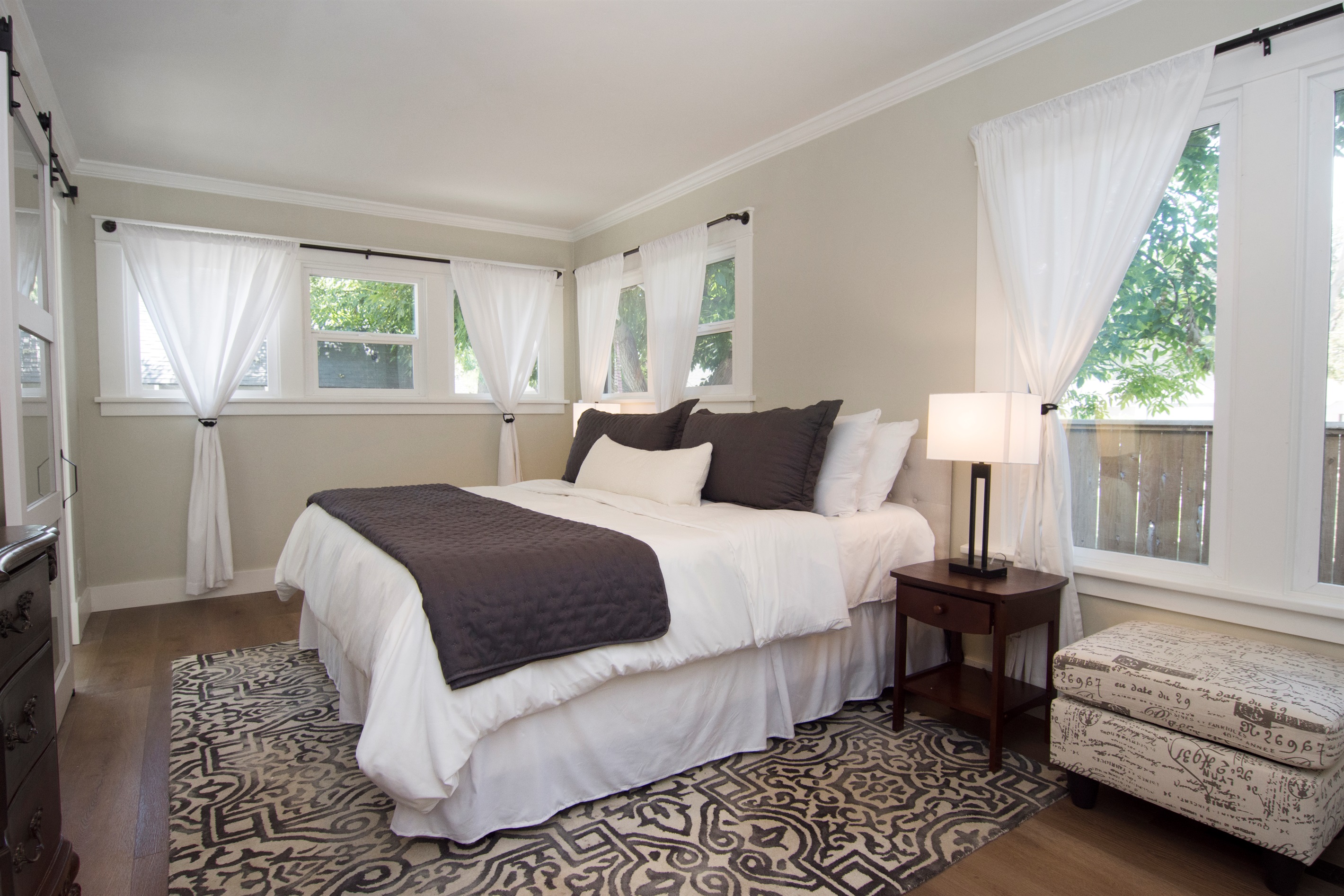 Primary Ensuite - King Bed