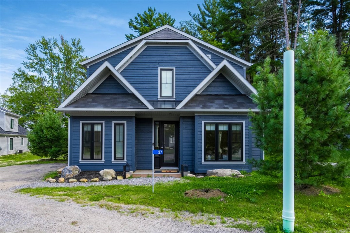 Your Muskoka escape begins among the trees at Legacy Cottages.